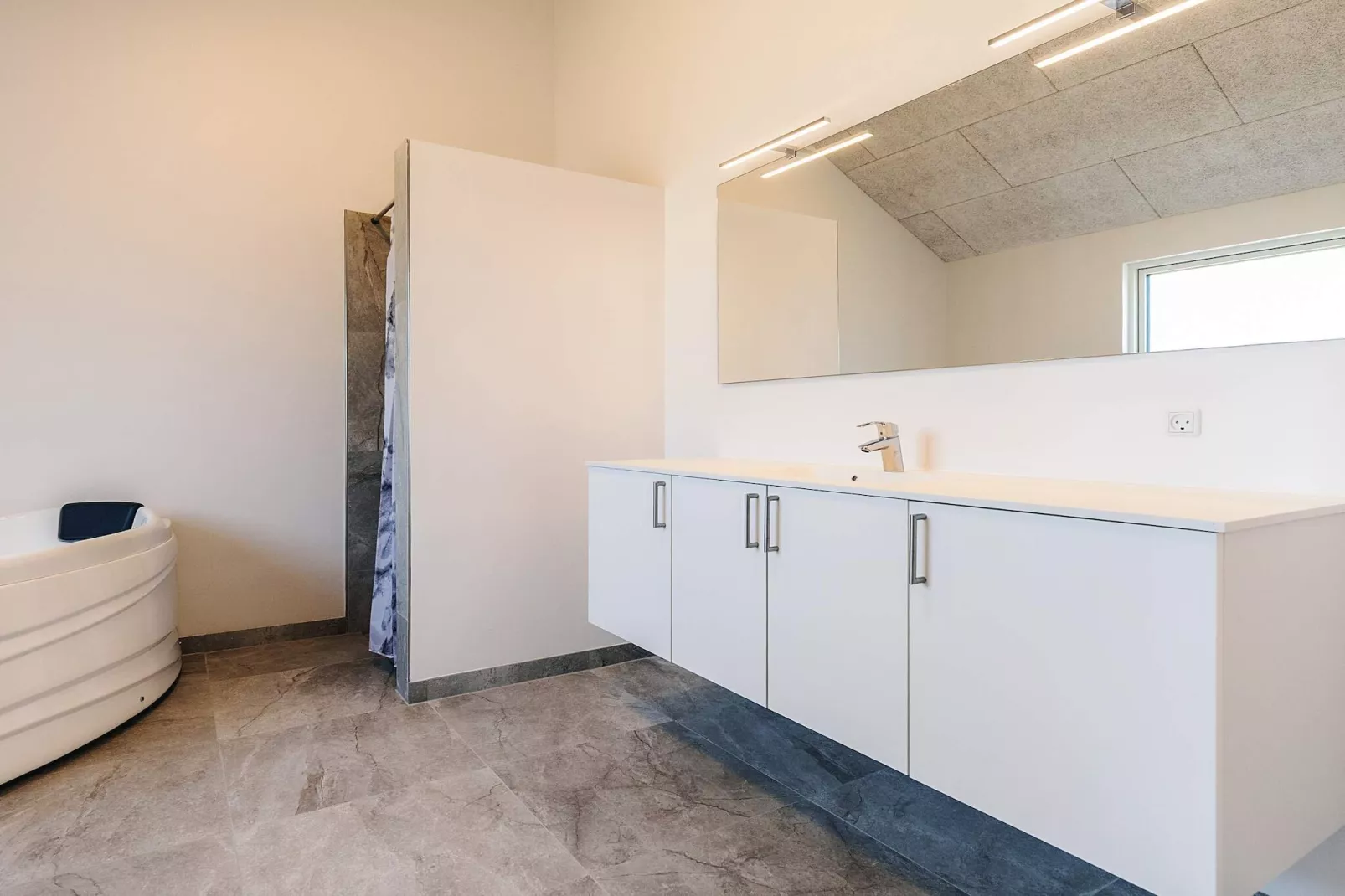 5 star holiday home in Humble-Indoor