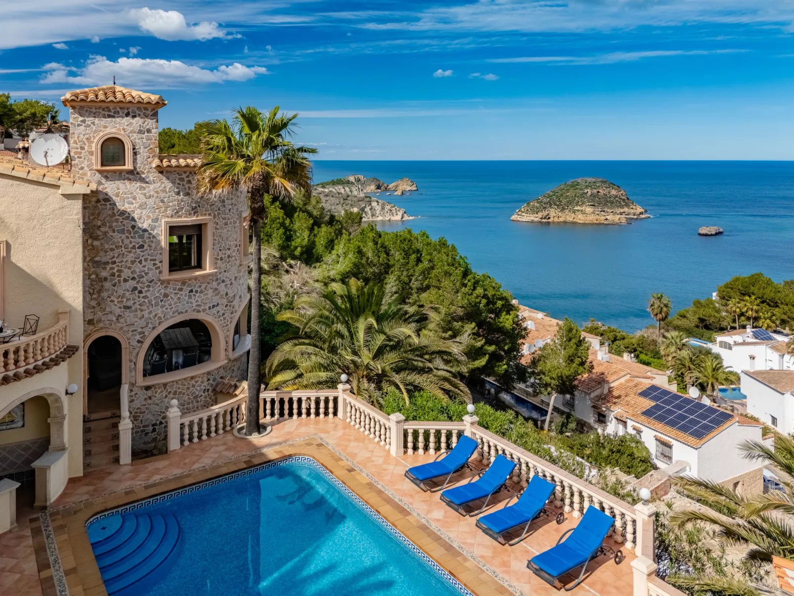 Castillo al Mar-Outside