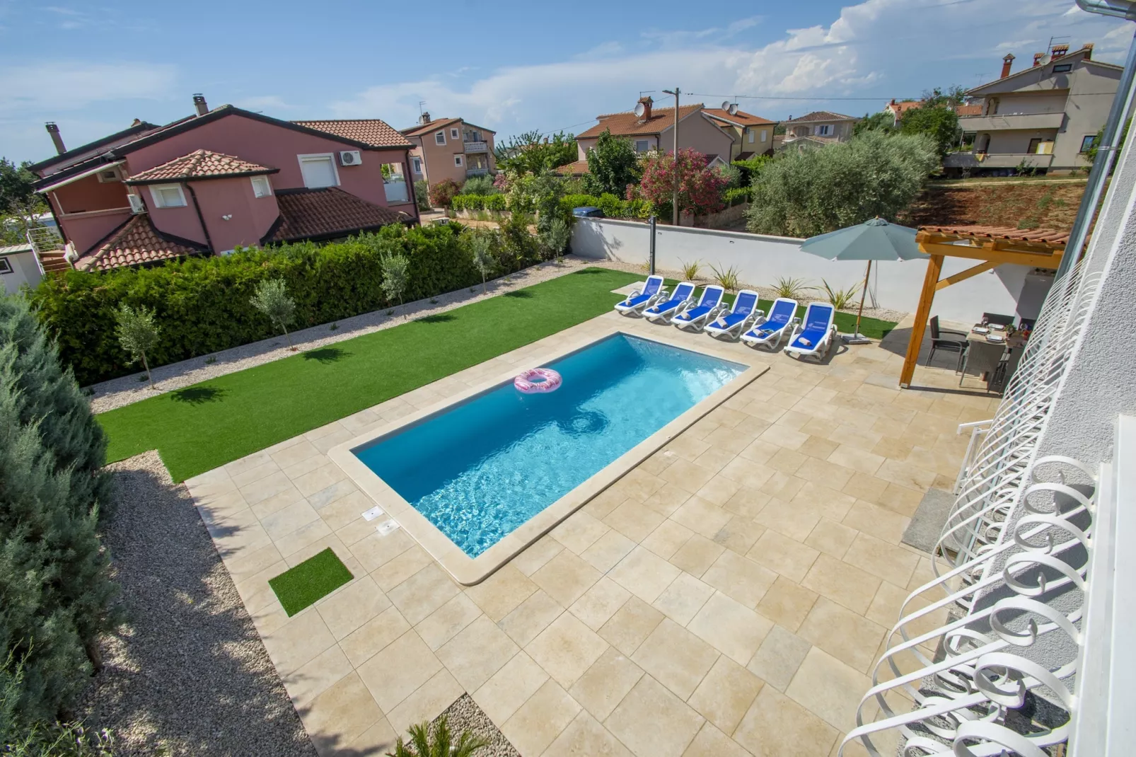 Villa Susanne with Private Pool-Außenbereich