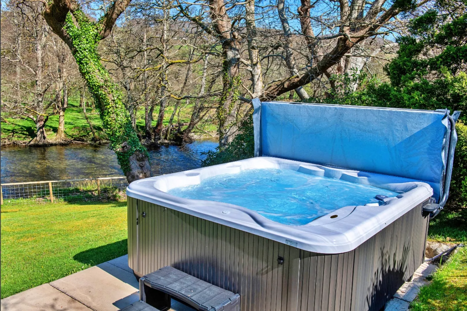 Felin Ship-Outdoor
