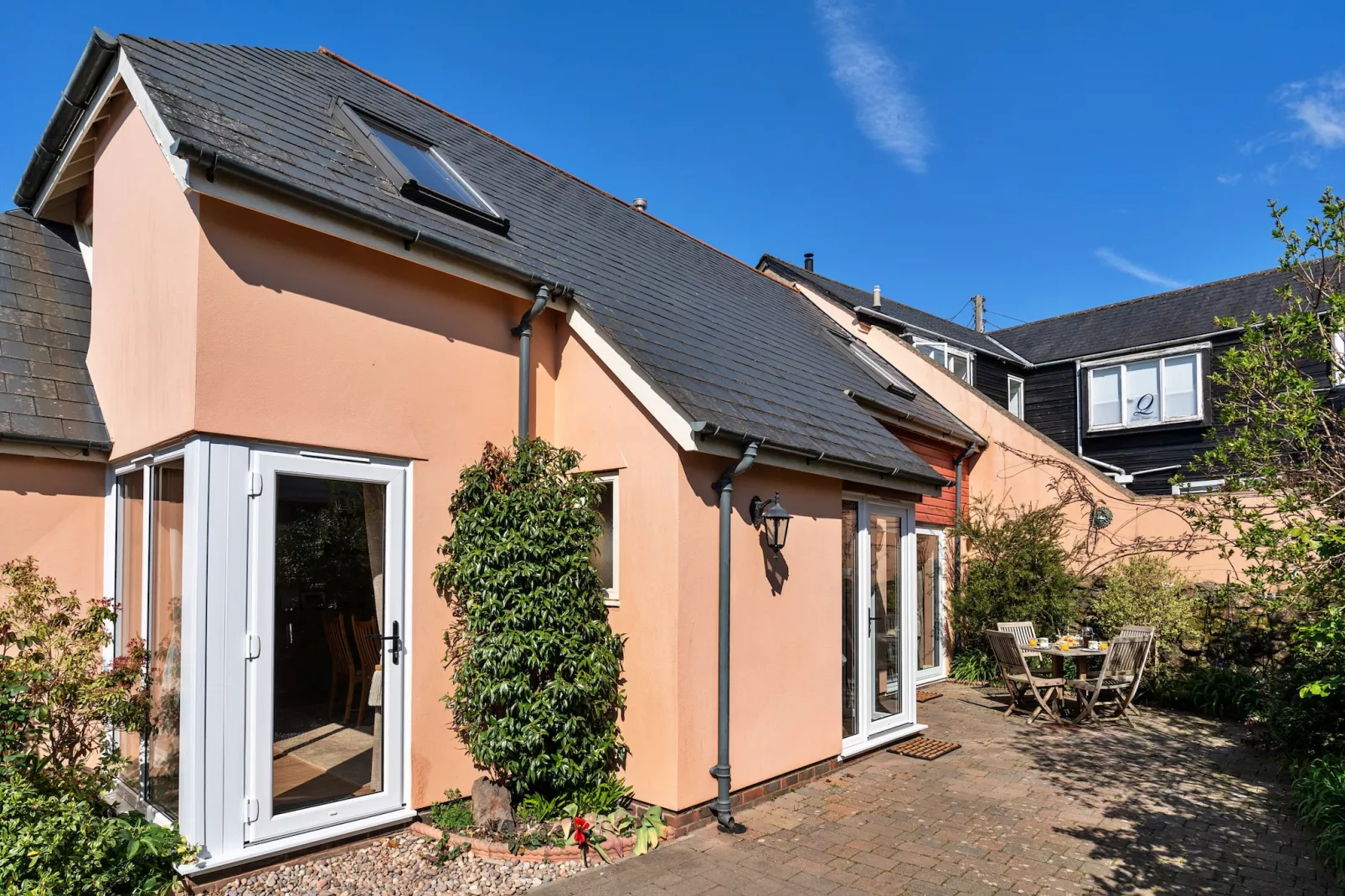 Cherry Tree Cottage-Gardens summer