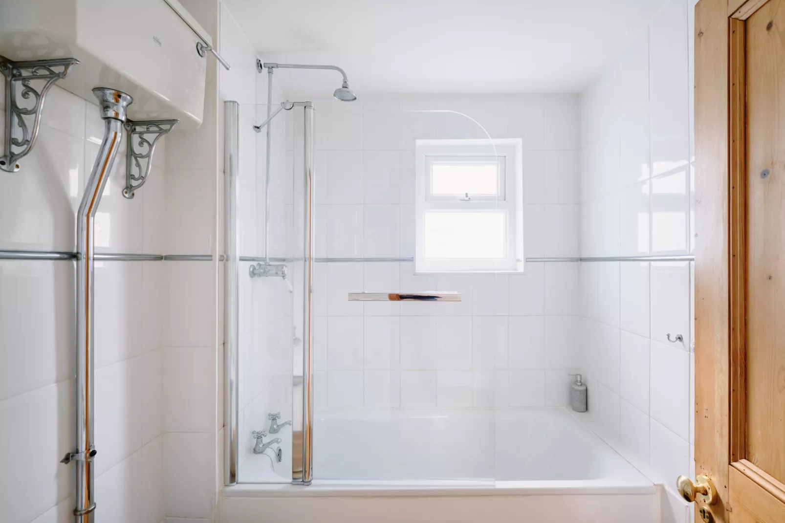 Scallop Cottage-Bathroom