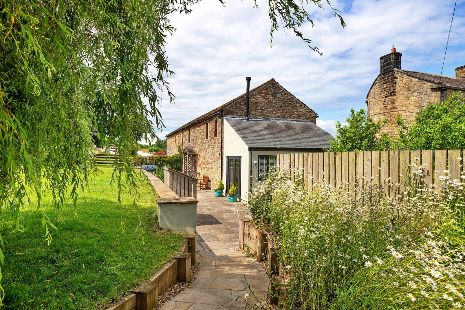 Quarry Lodge-Outdoor