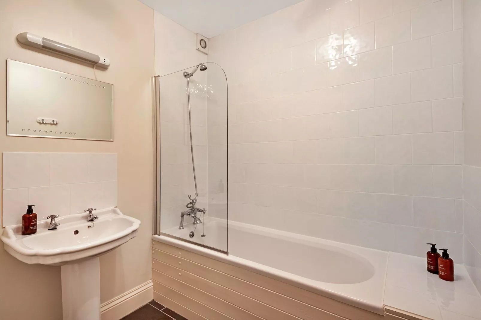 Loxley House-Bathroom