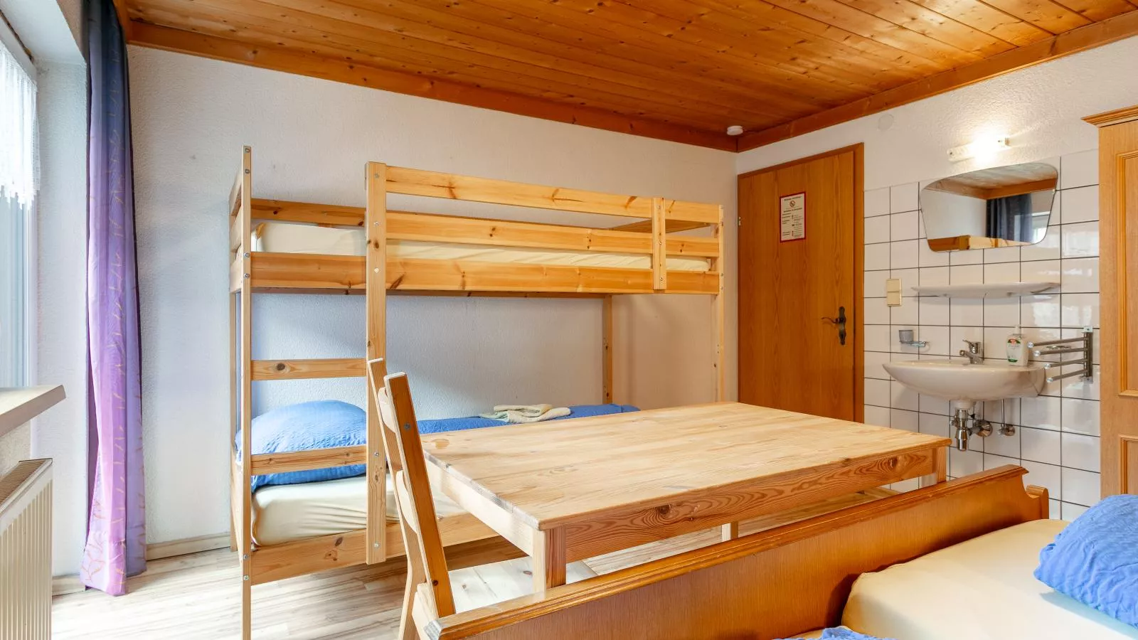 Haus Joachim-Bedroom