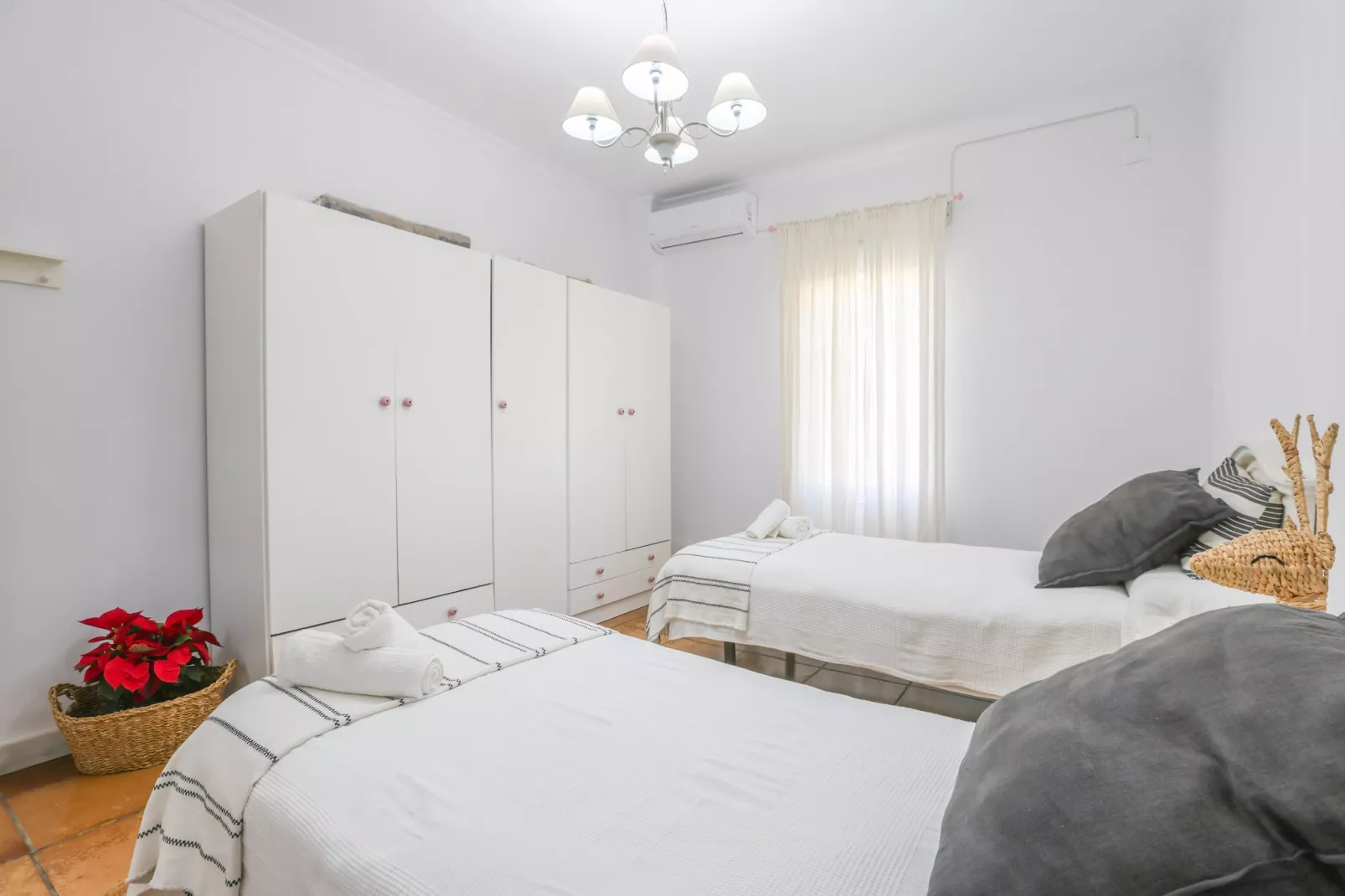 Casa Rural Los Menestrales-Bedroom