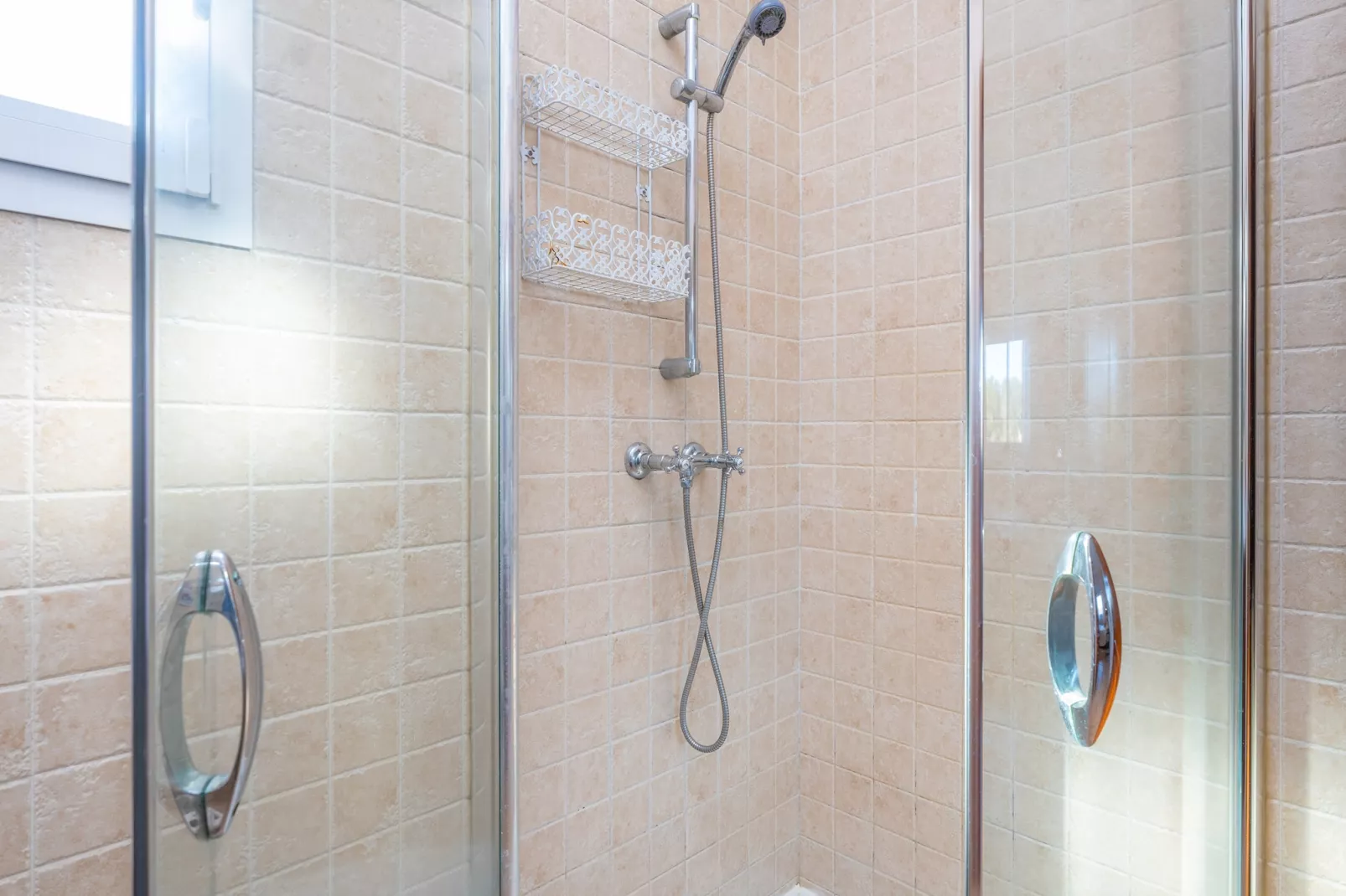Na Poram-Bathroom