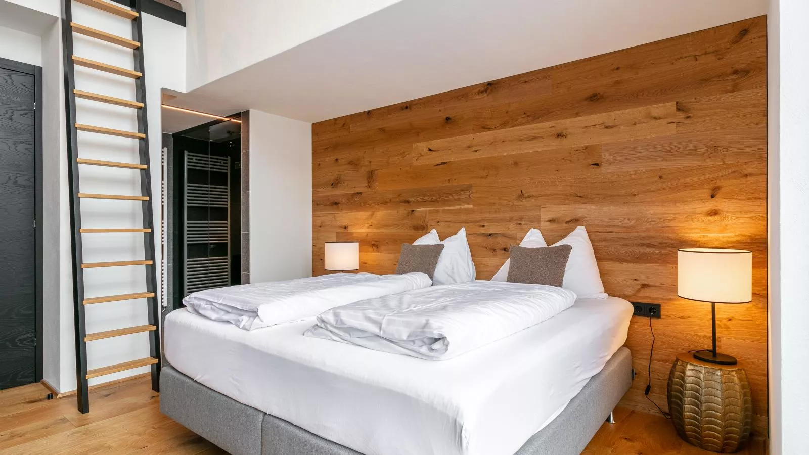 Adult Only Superior Suite-Bedroom
