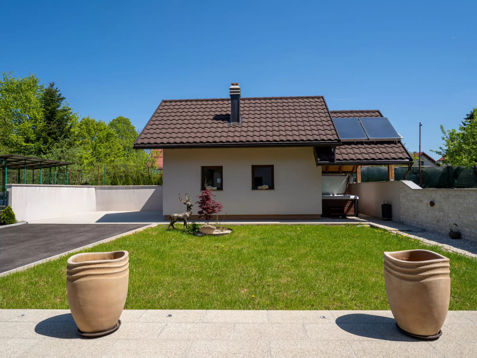 Holiday House Arni-Outside