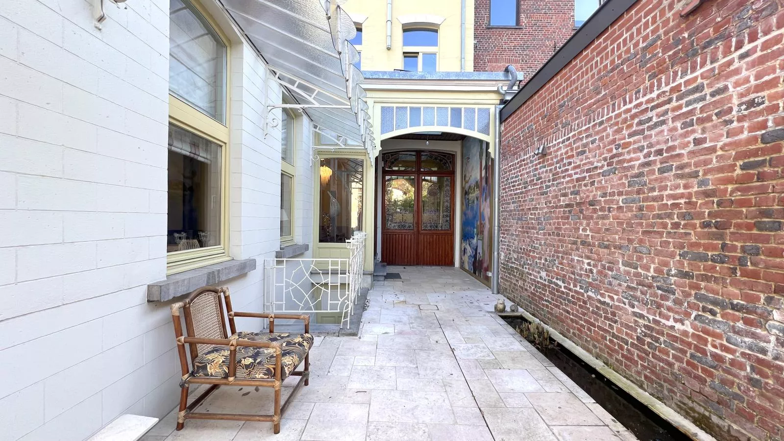 La Maison Bleue Ronse-Terrace balcony