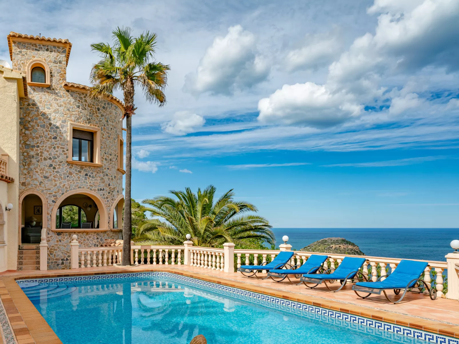 Castillo al Mar-Outside