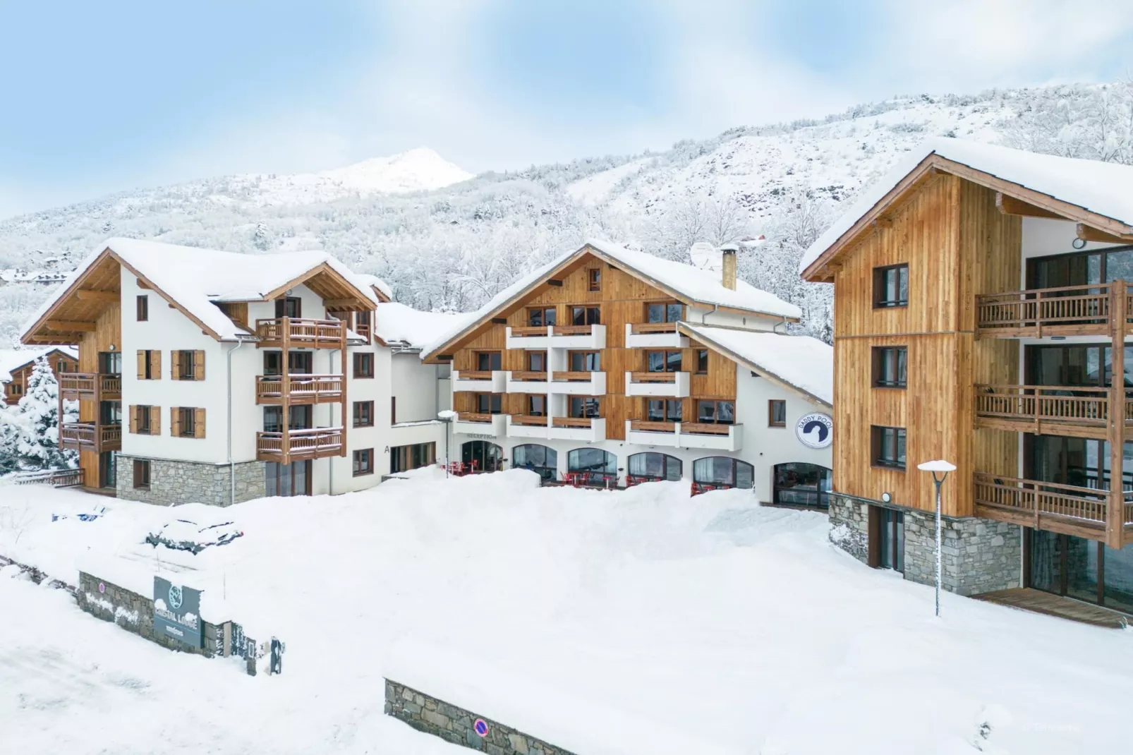 SERRE CHEVALIER Le Cristal Lodge-A38P-Exterior winter
