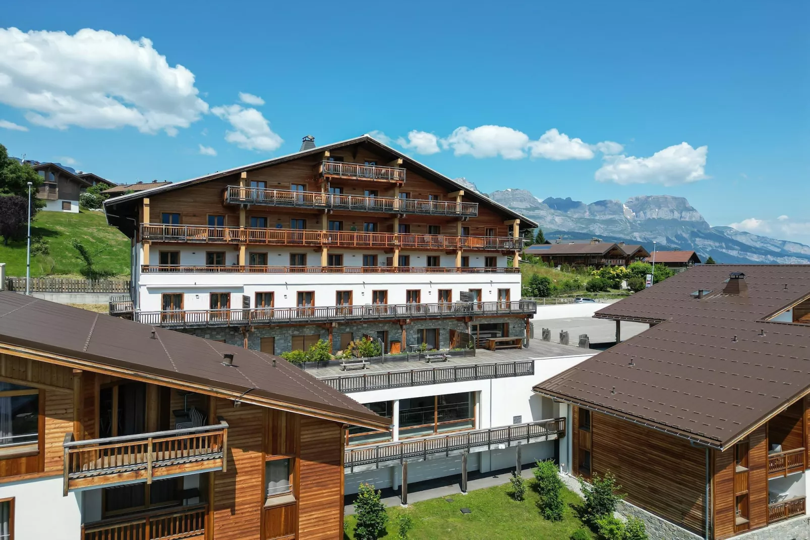 COMBLOUX Les Fermes du Mont Blanc - C61P-View summer