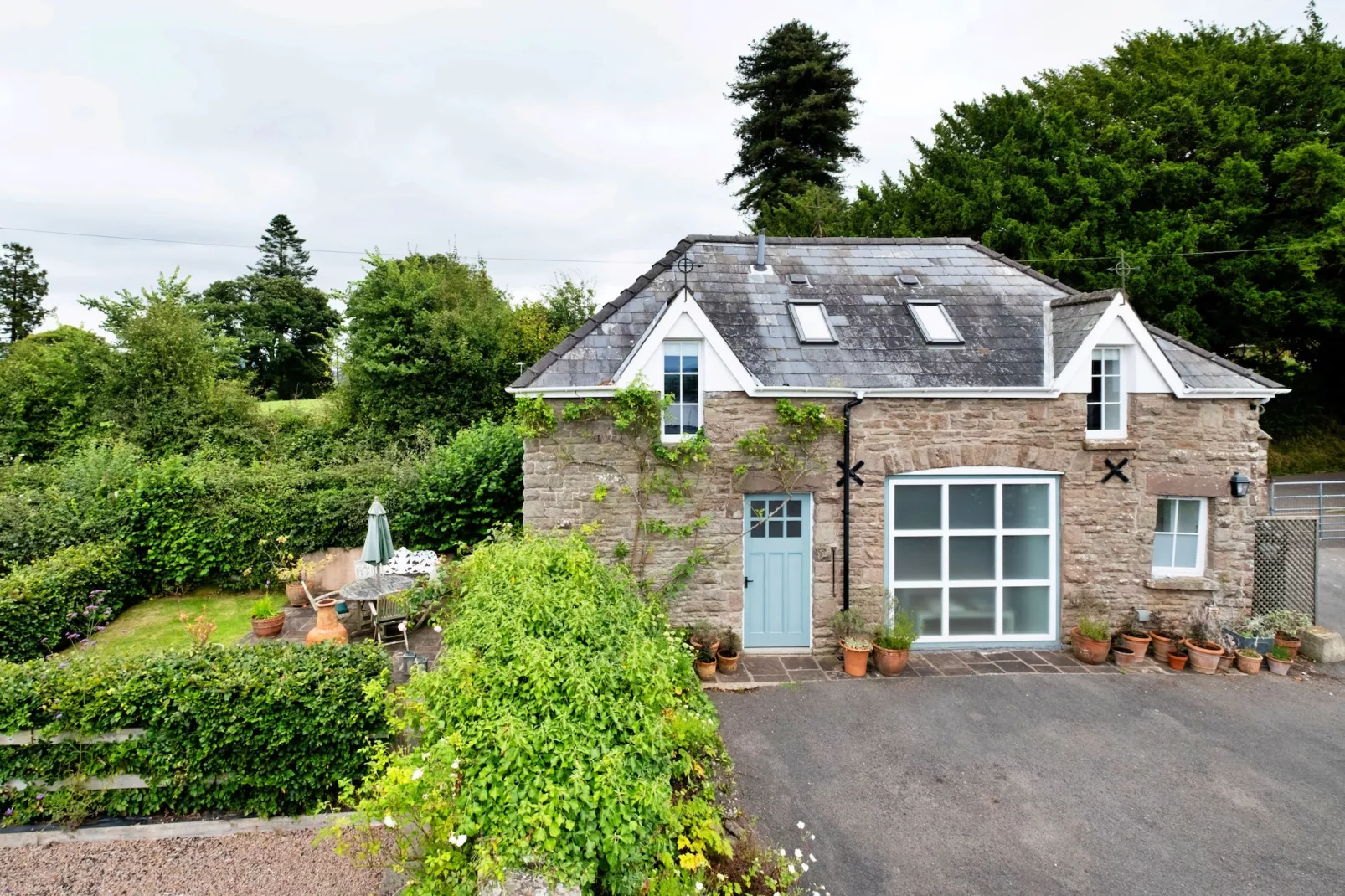 Coach House Wellbeing Retreat-Terrasse