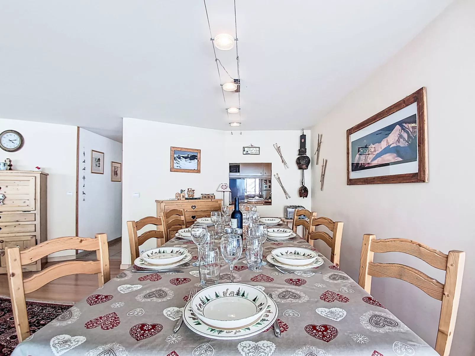 Palafour (Le Lac)-Inside