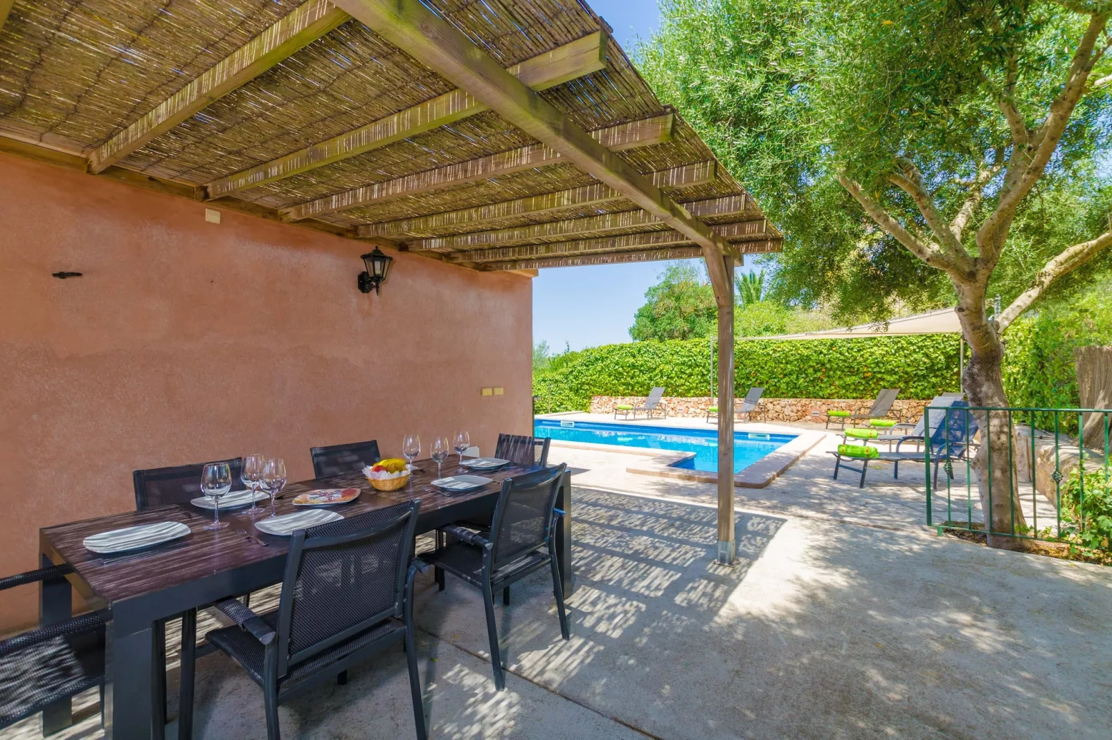 Son Frau-Terrace balcony
