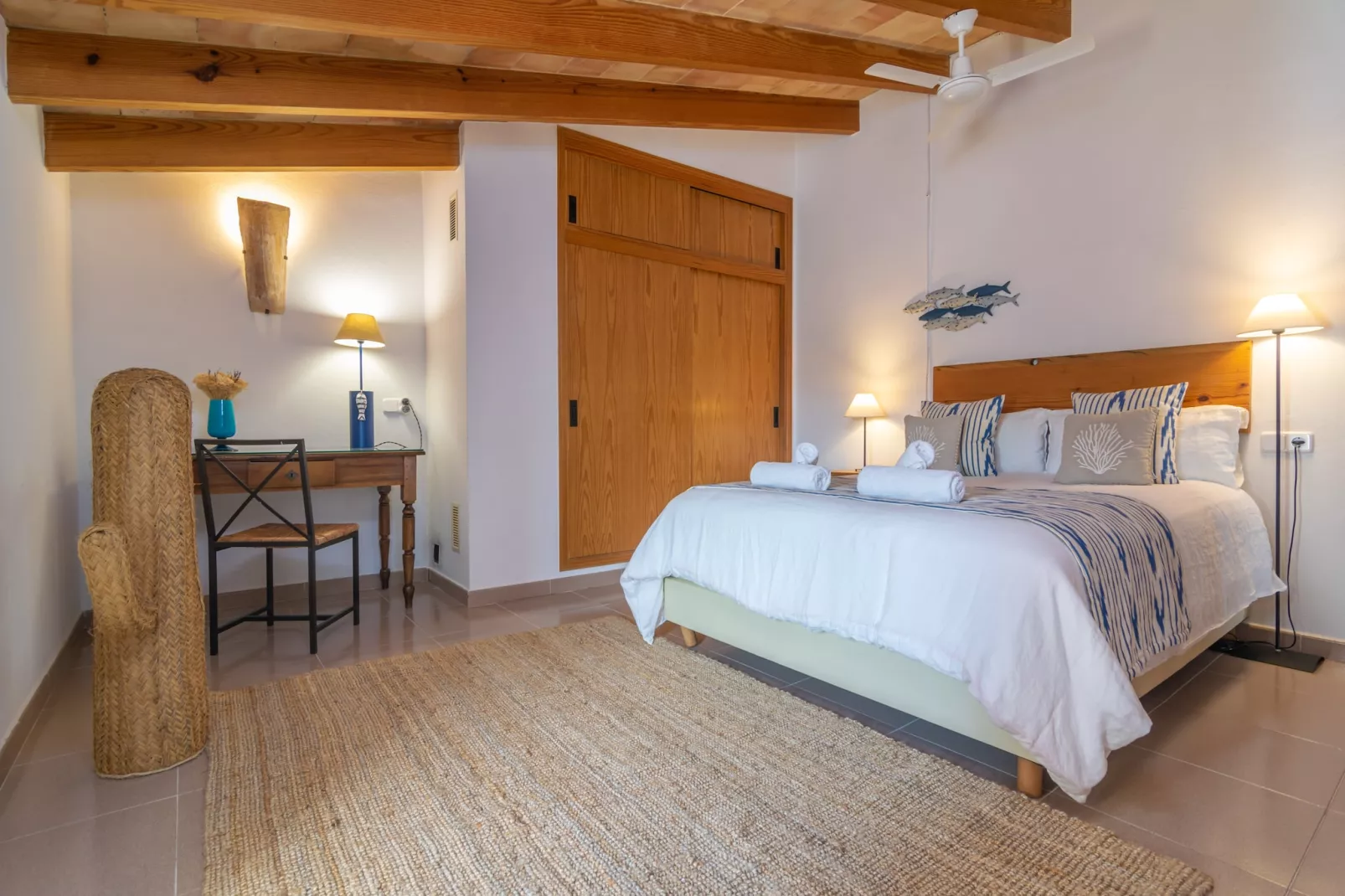 Can Cuarassa-Image-tags.