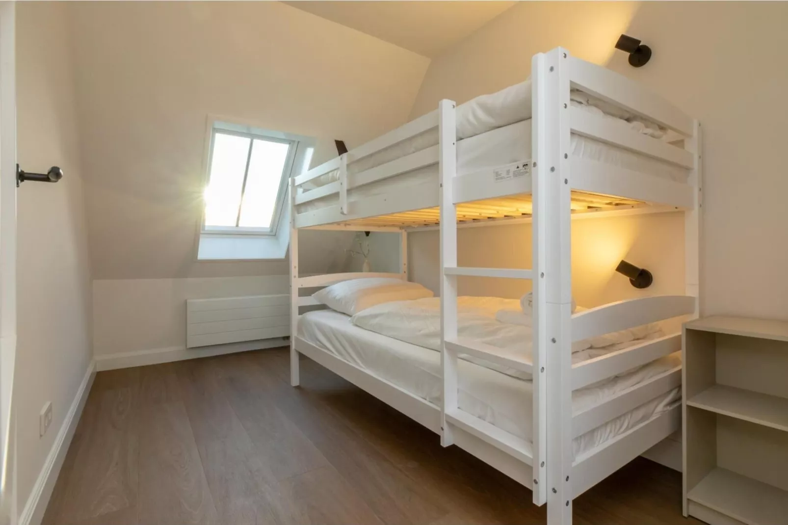 Vakantiehuis 'Boerderij Molenhof' - Stationsweg 5  Heinkenszand-Bedroom