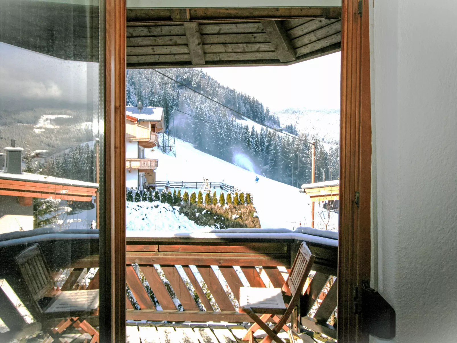 Data.Castle - Ski in Ski out-Outside
