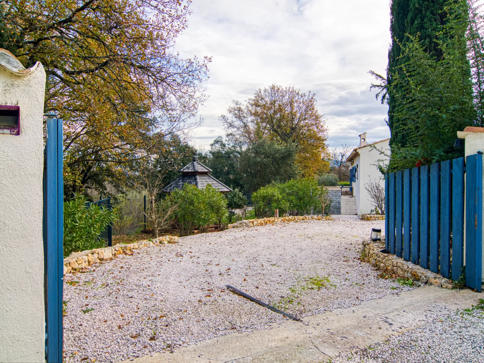 Villa!-Outside