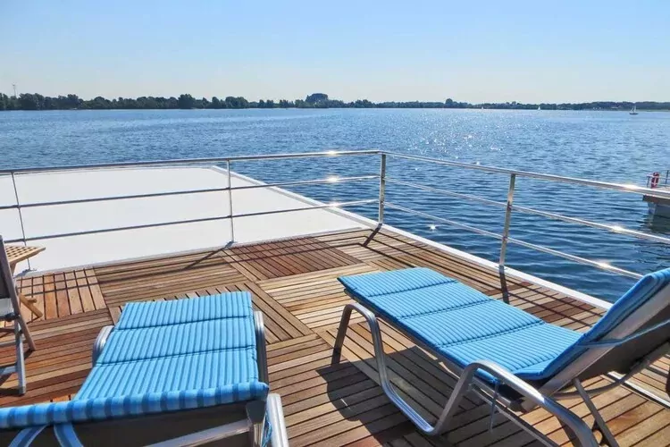 Floating 44 / Boot 2 / 4 Personen-Exterior summer