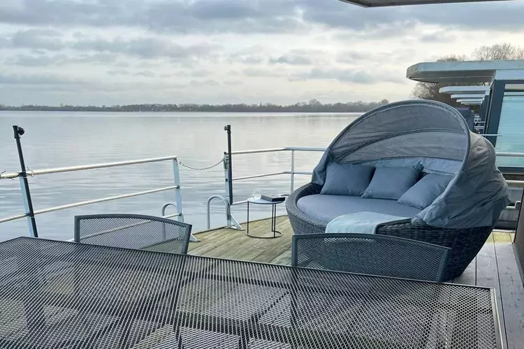 Floating 44 / Boot 4 / 3 Personen-Exterior summer