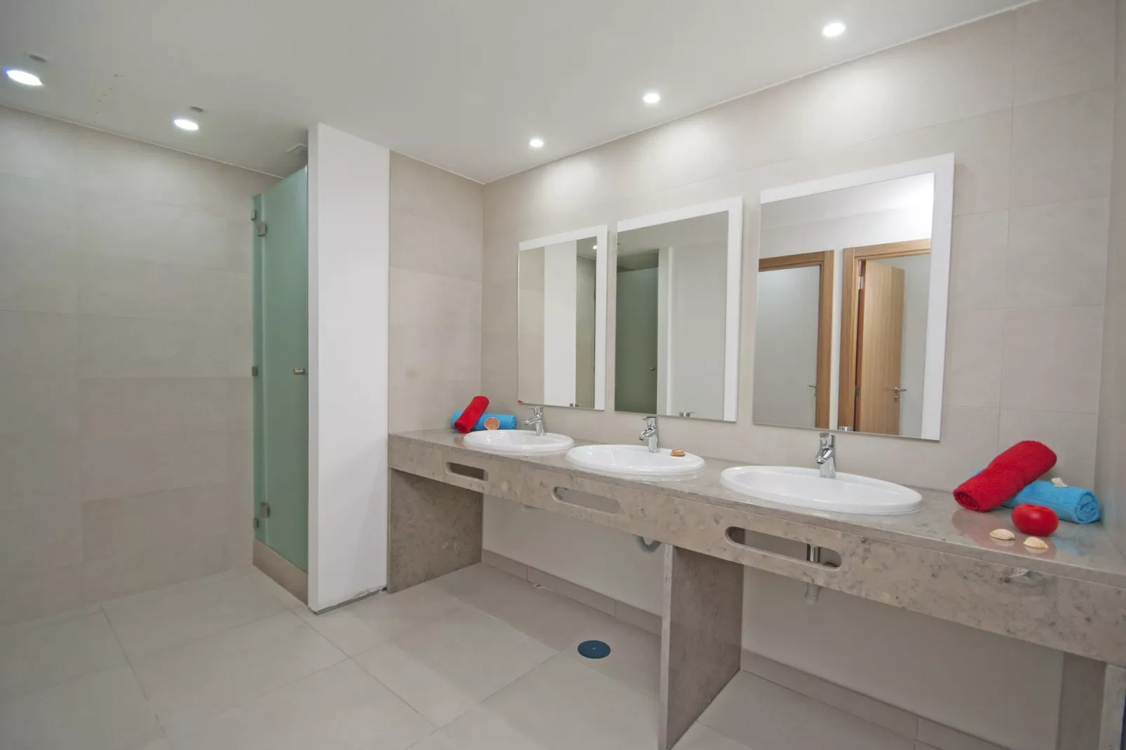 Villa Charlotte-Bathroom