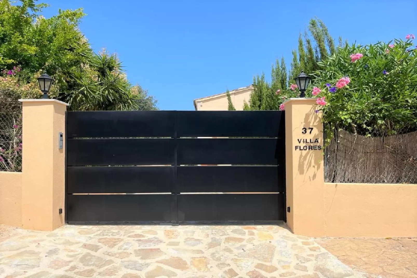 Villa Flores-Outdoor