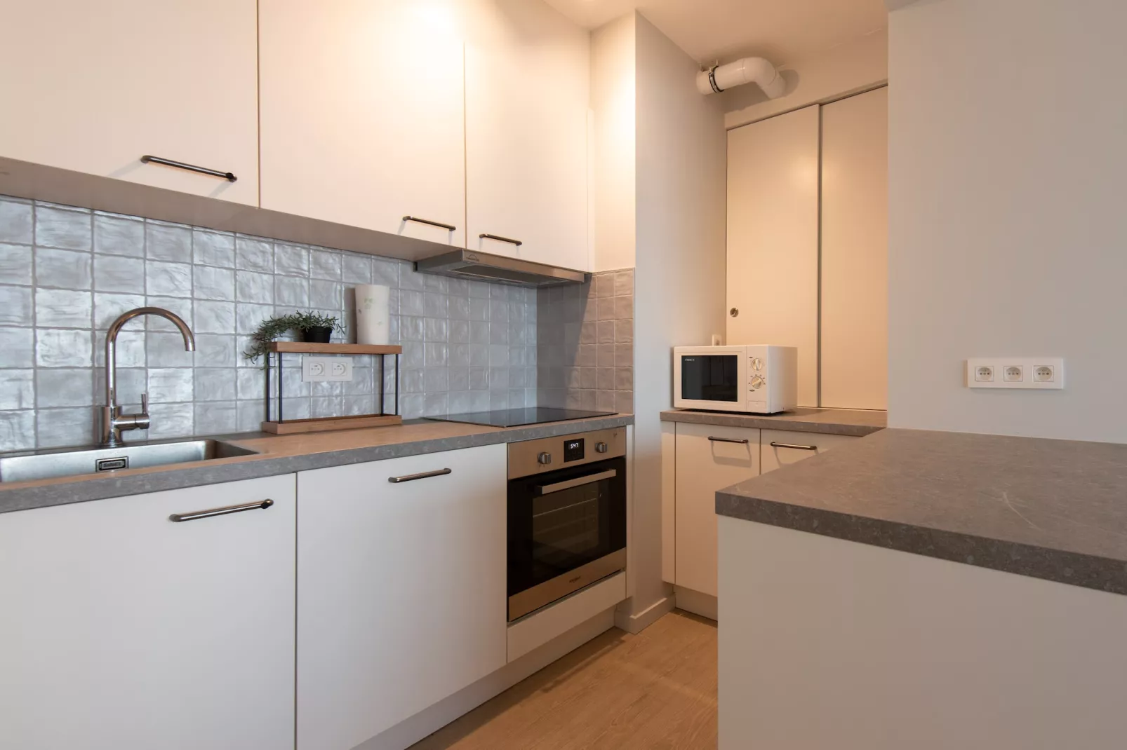 BALMORAL 0001-Kitchen