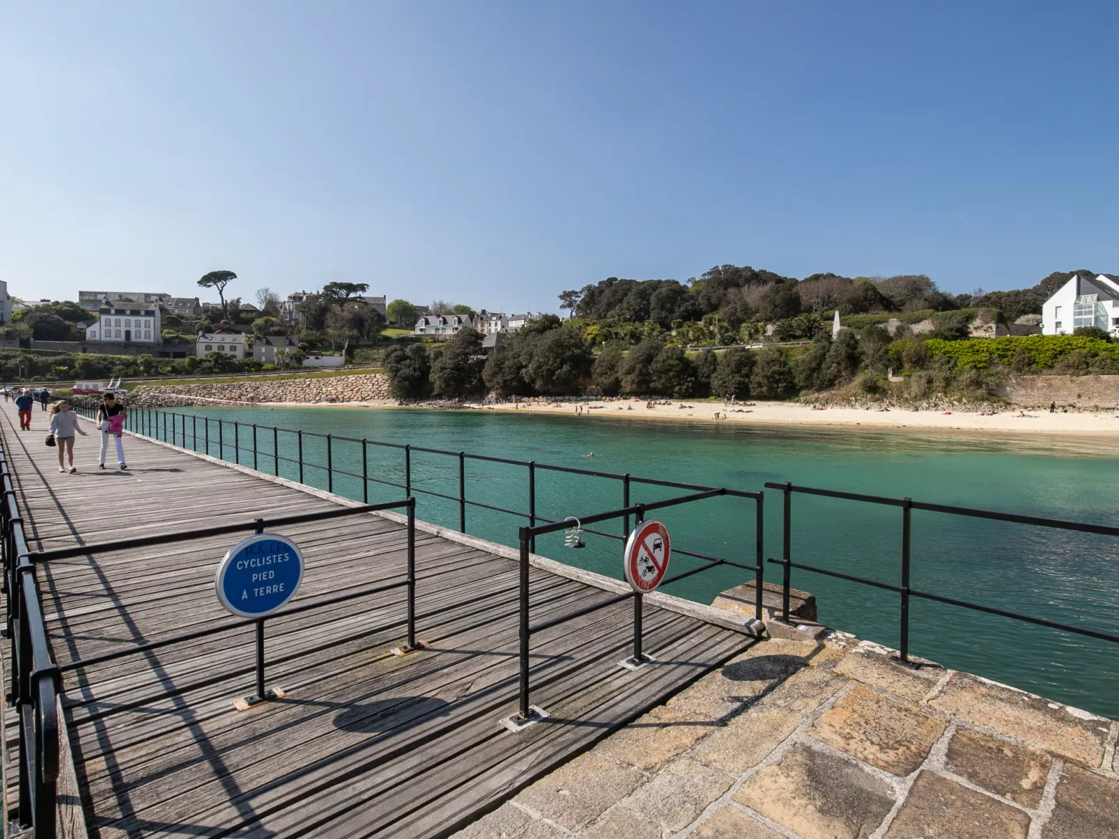 Entre port et plages-Draußen
