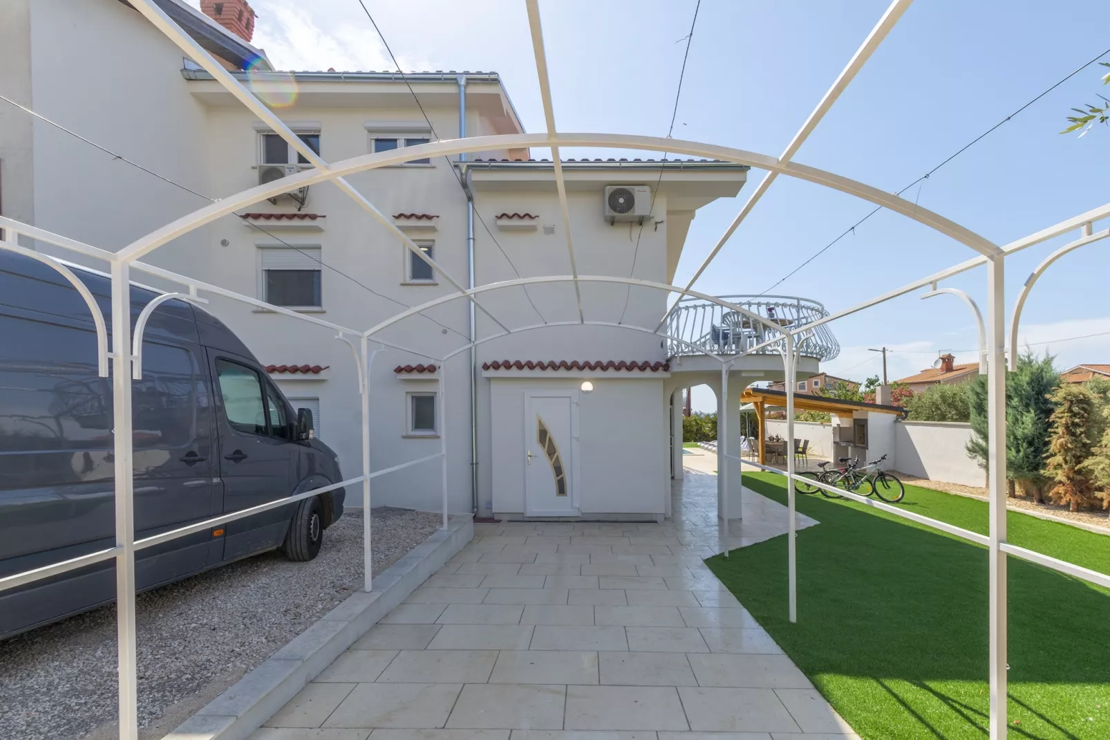 Villa Susanne with Private Pool-Außenbereich