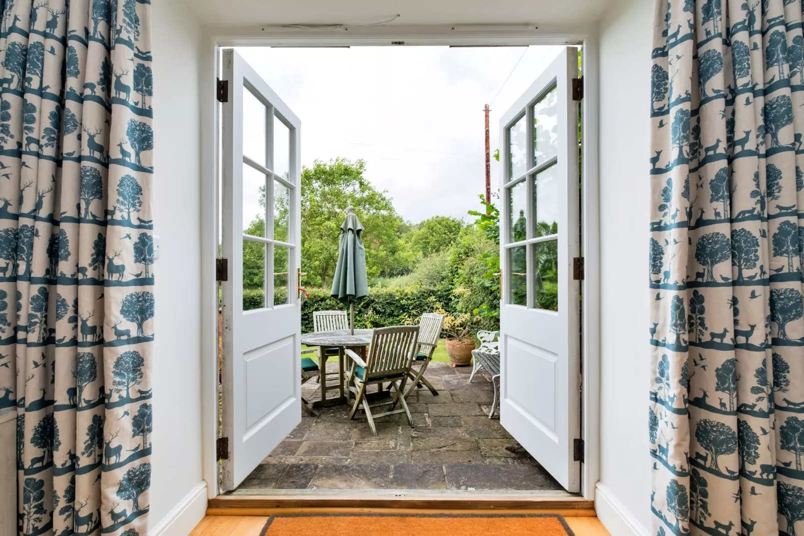 Coach House Wellbeing Retreat-Terrasse