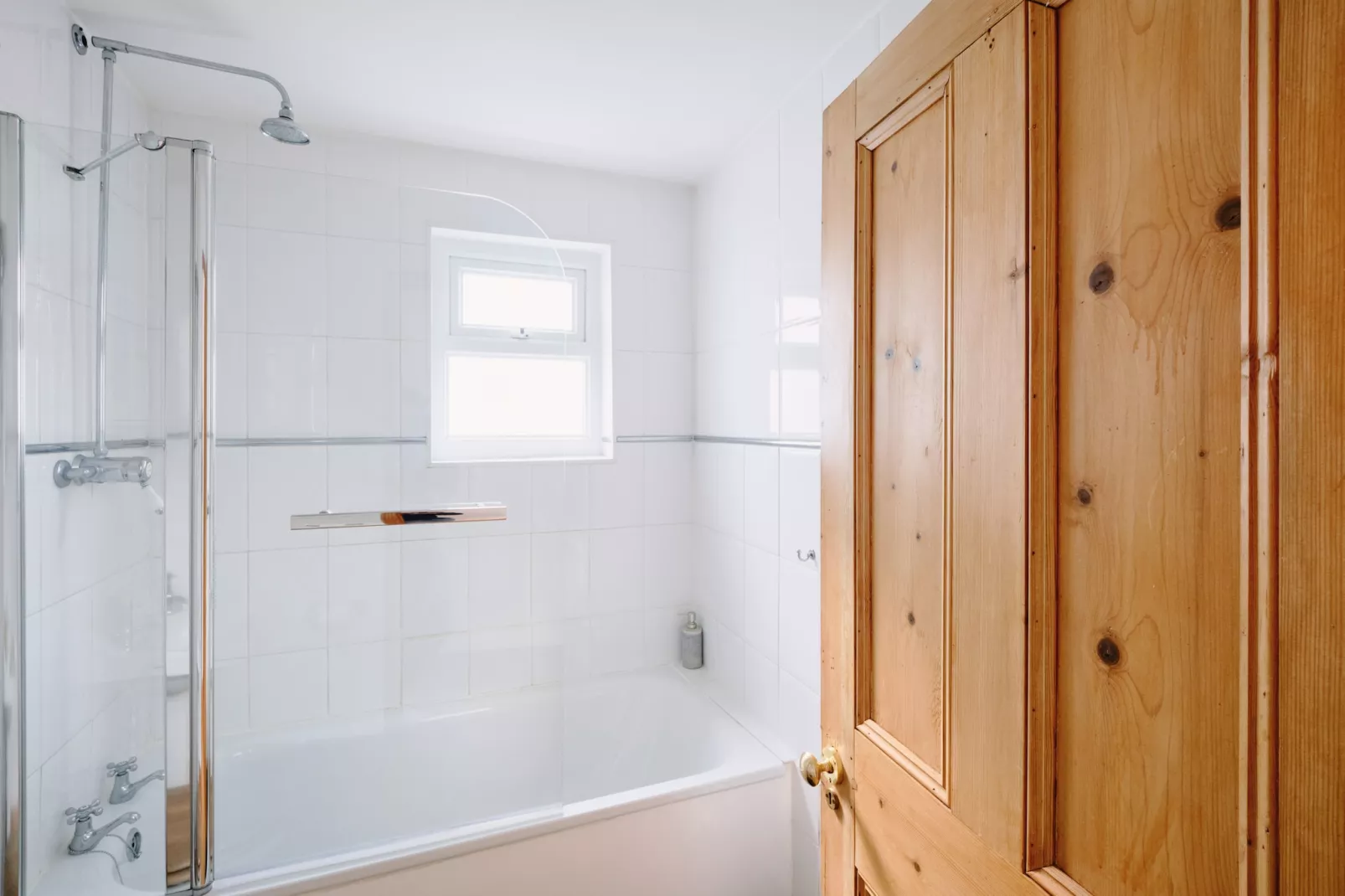 Scallop Cottage-Bathroom