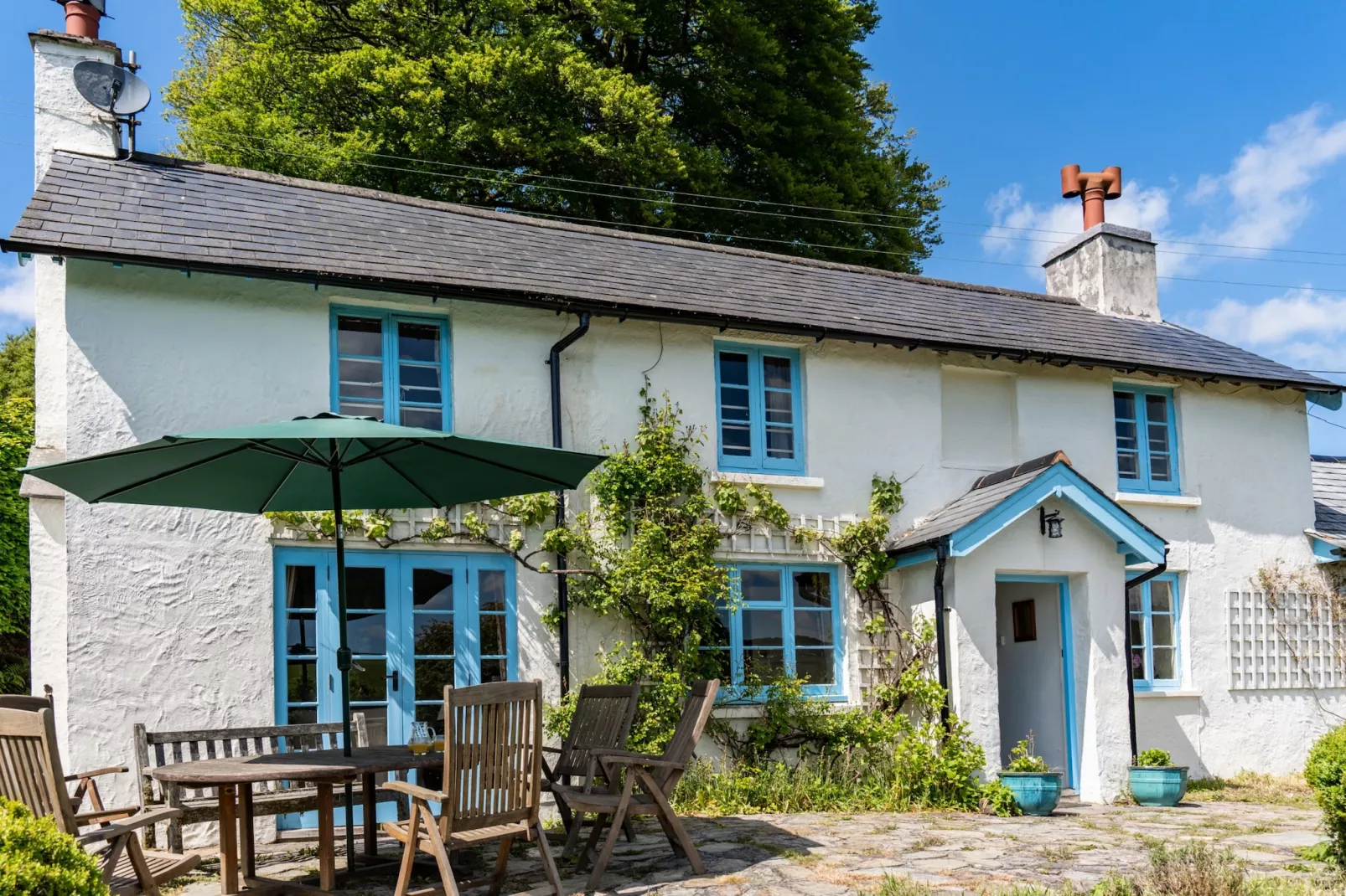 Valley Cottage-Outdoor