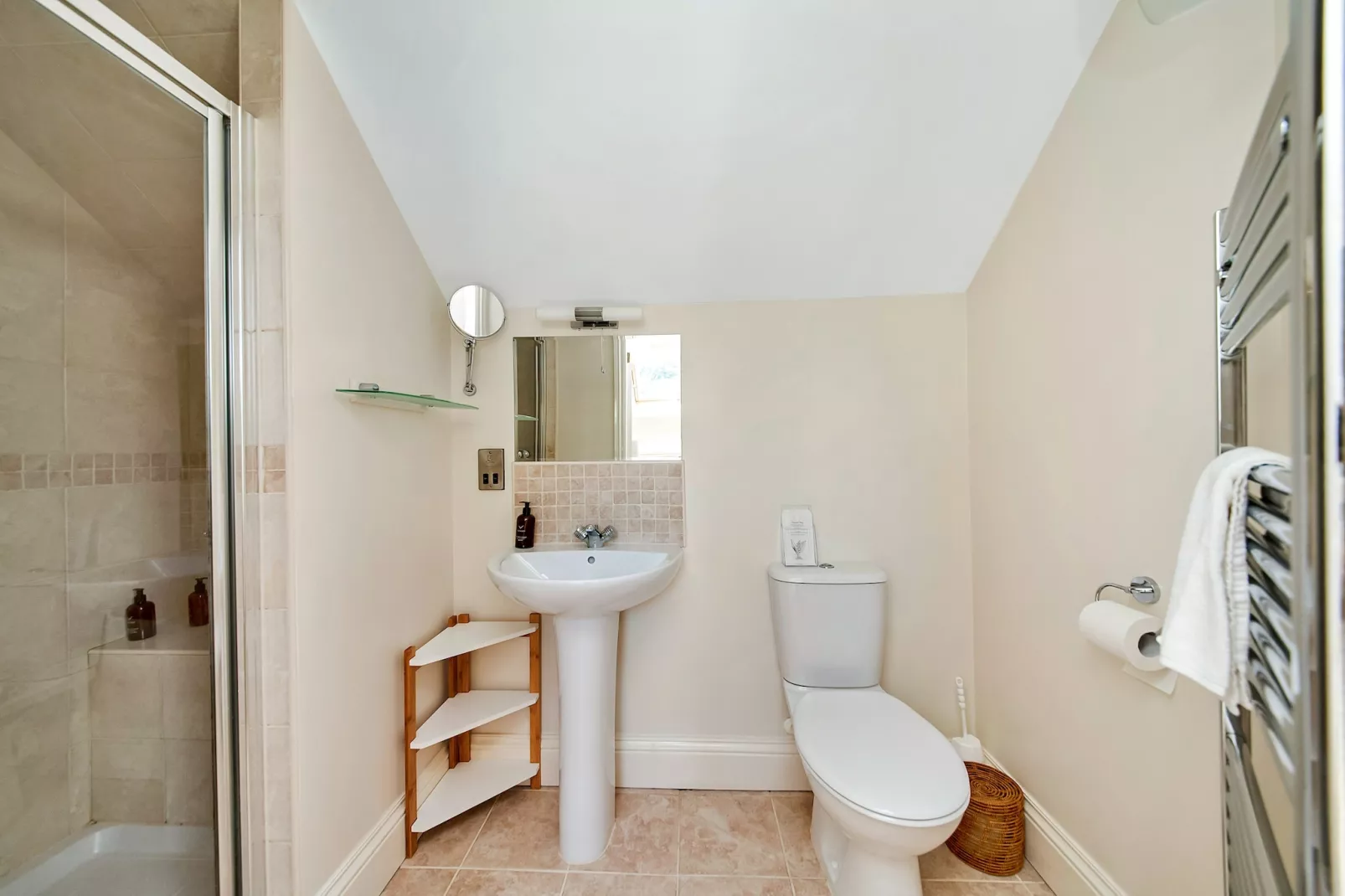 Loxley House-Bathroom