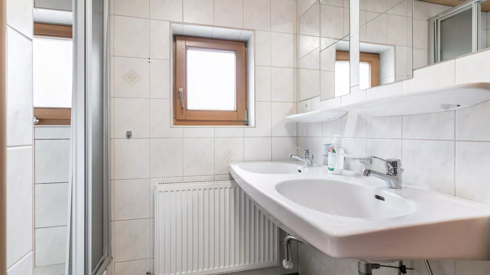 Haus Joachim-Bathroom