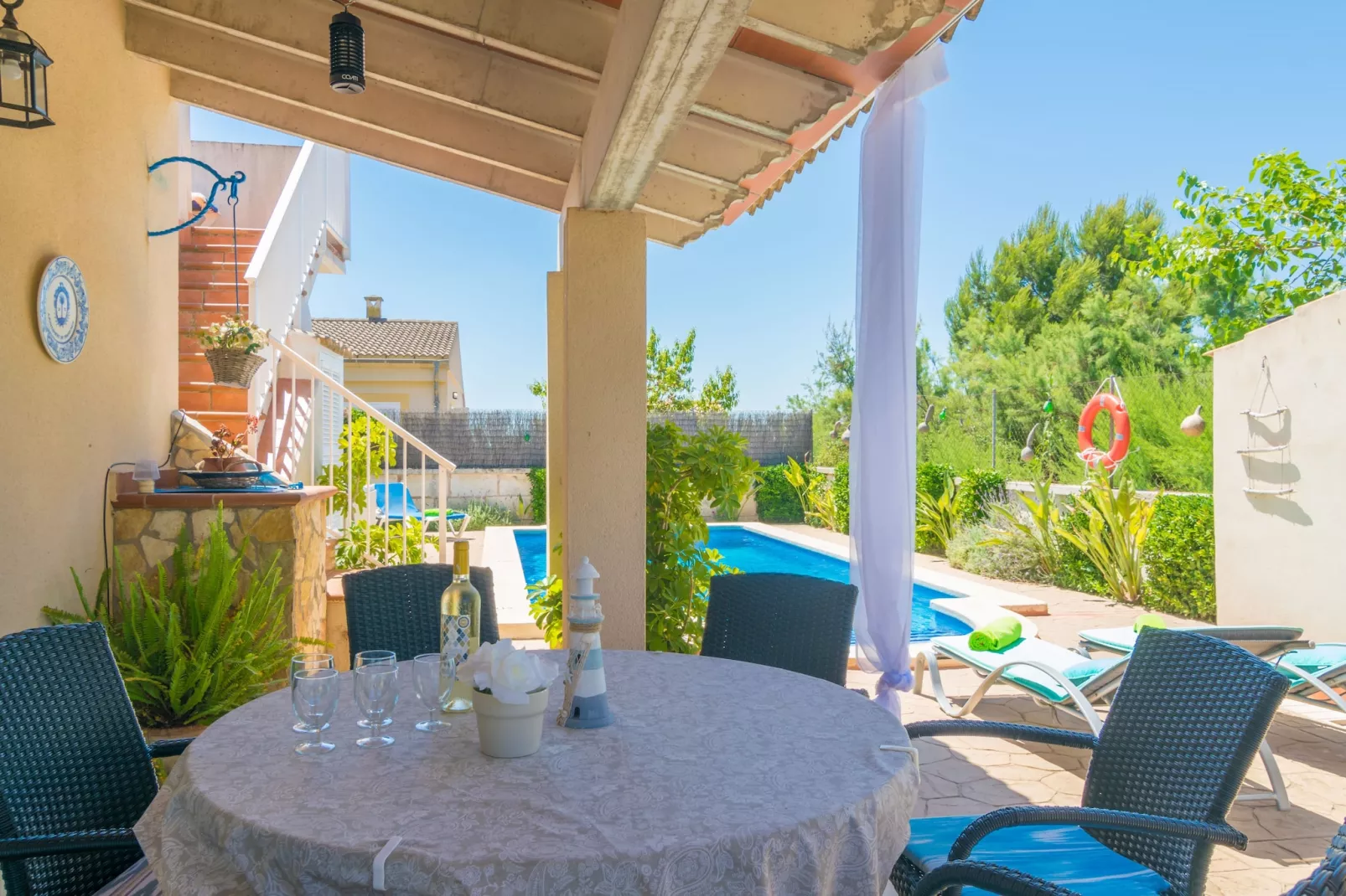 Can Content-Terrace balcony