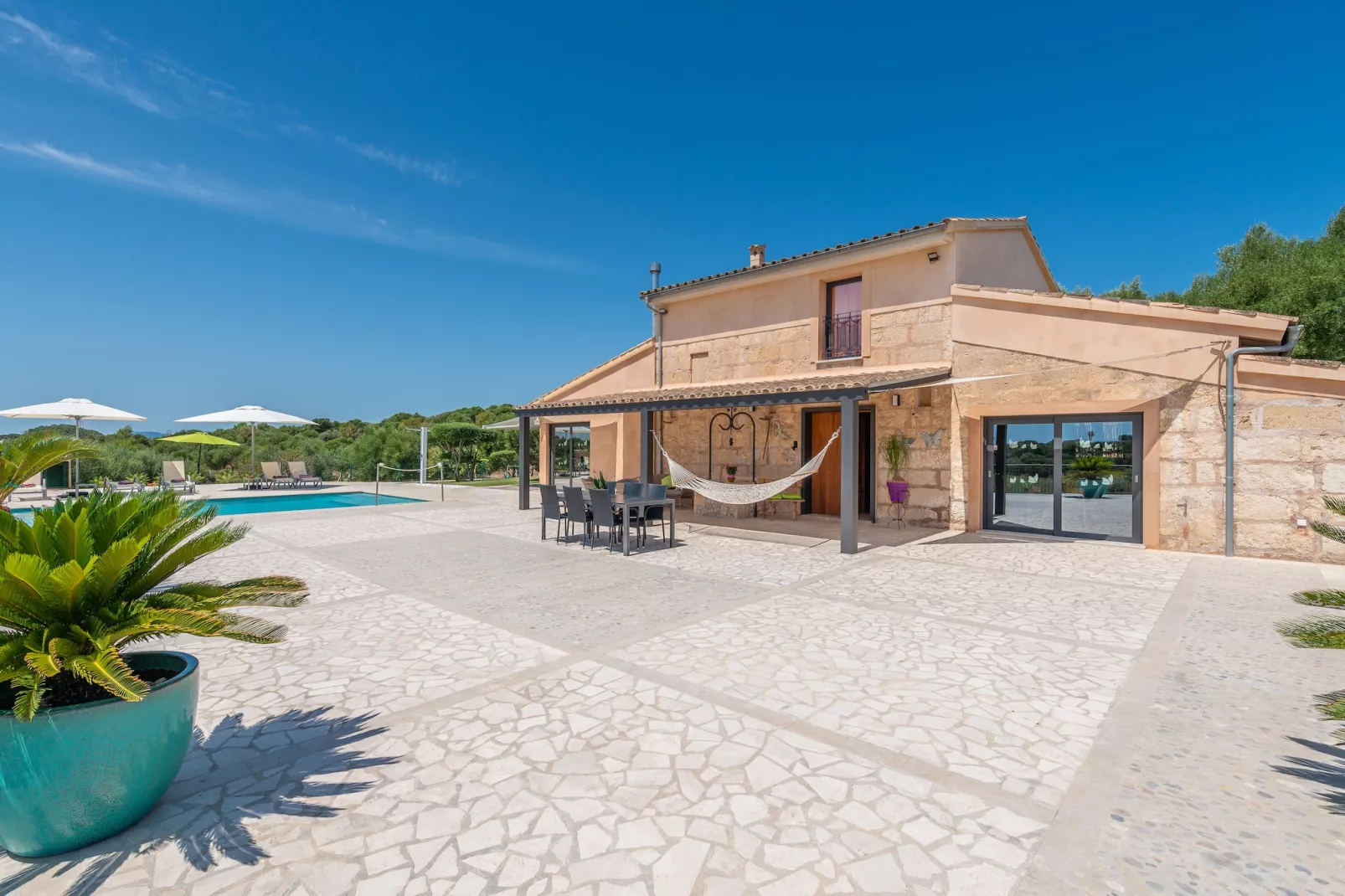 Son Vador-Exterior summer