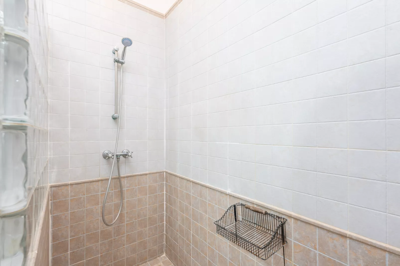 Na Poram-Bathroom