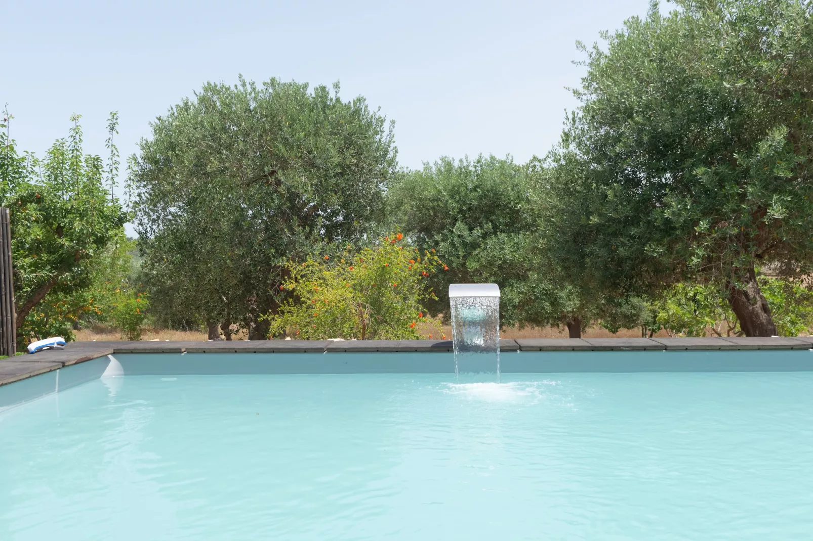 Lamia Papo in Ostuni-Schwimmbad