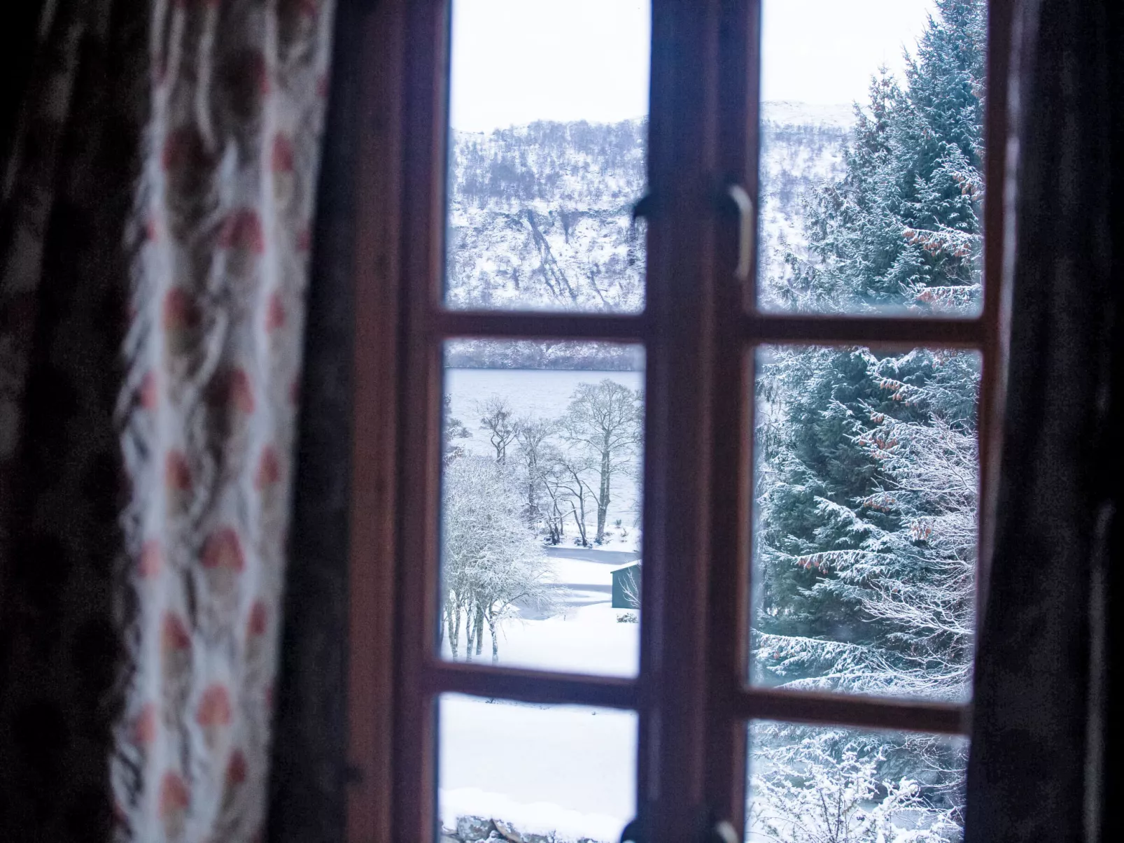 The Romantic Bothy-Outside