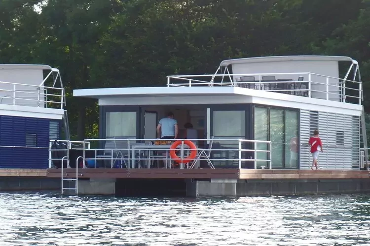 Floating 44 / Boot 1 / 4 Personen-Exterior summer