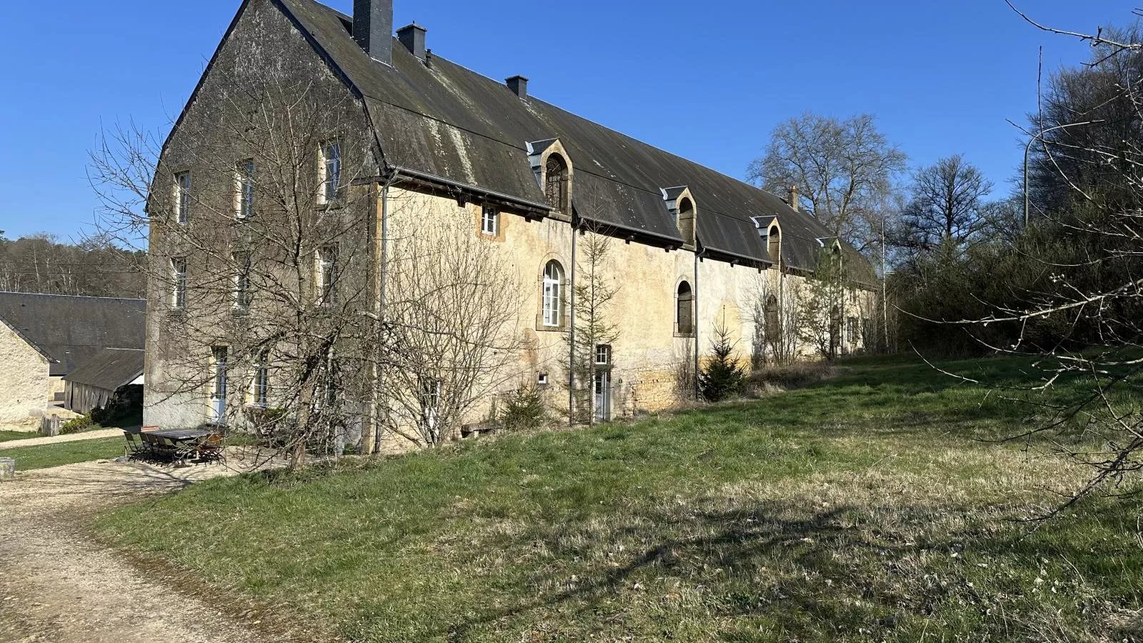 Les Forges dOrval-Extérieur été