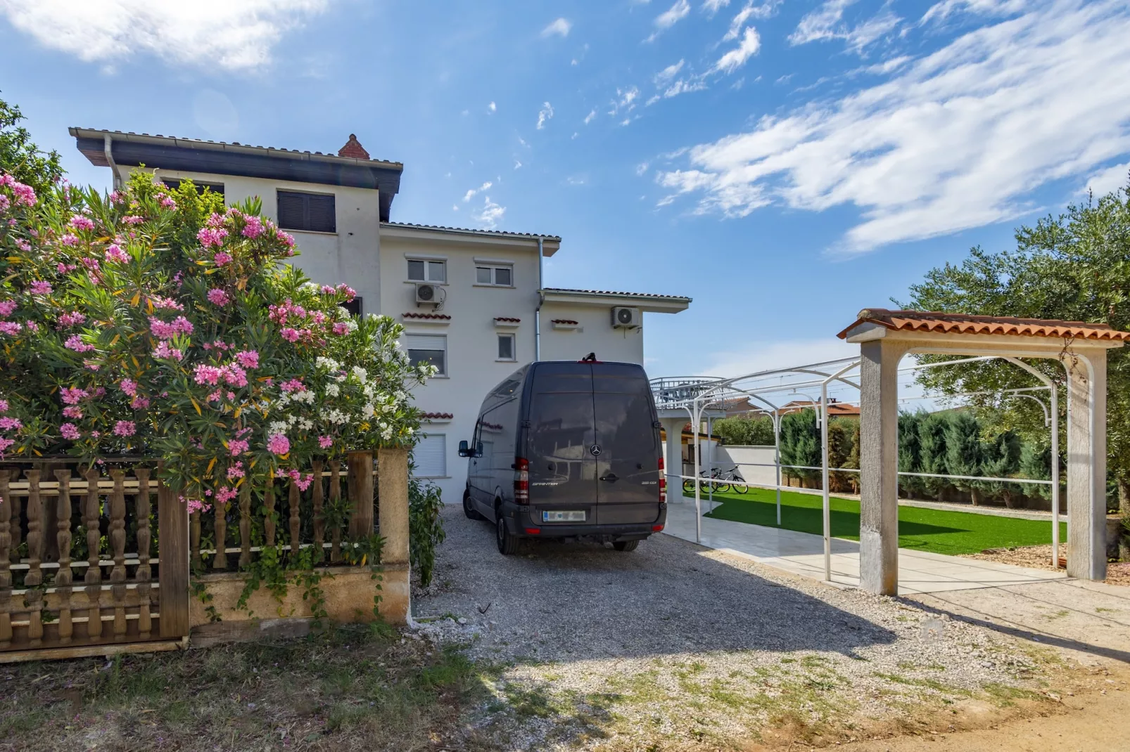 Villa Susanne with Private Pool-Außenbereich