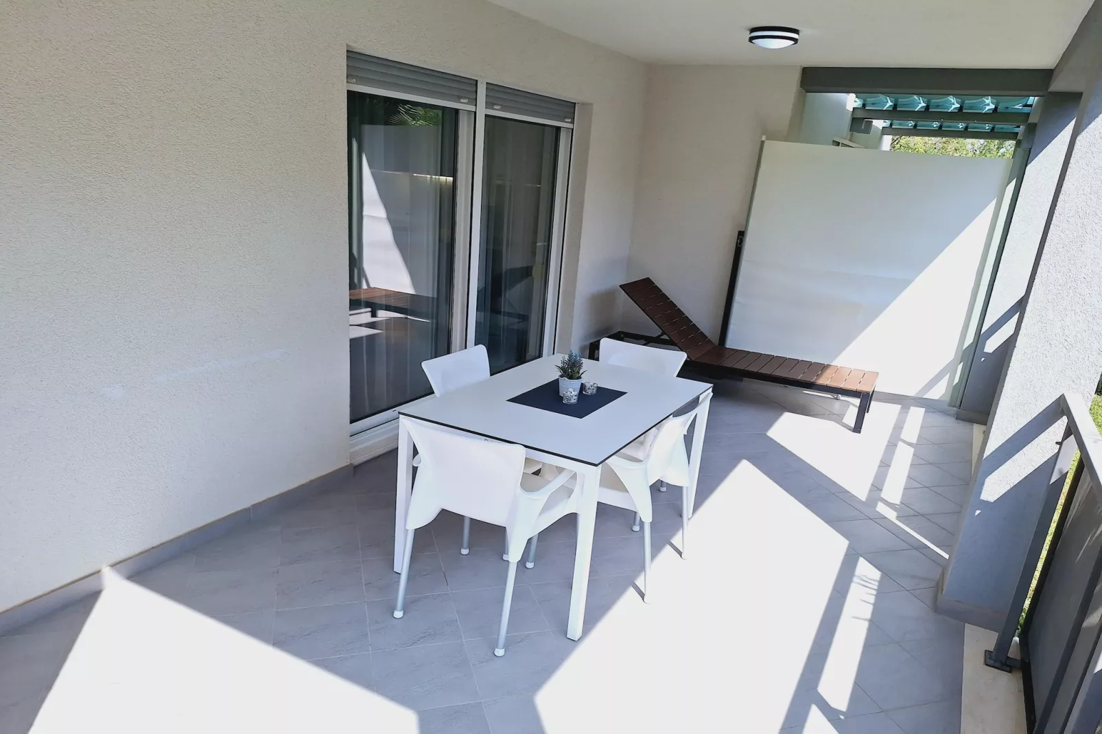 Enelani 1-Terrassenbalkon