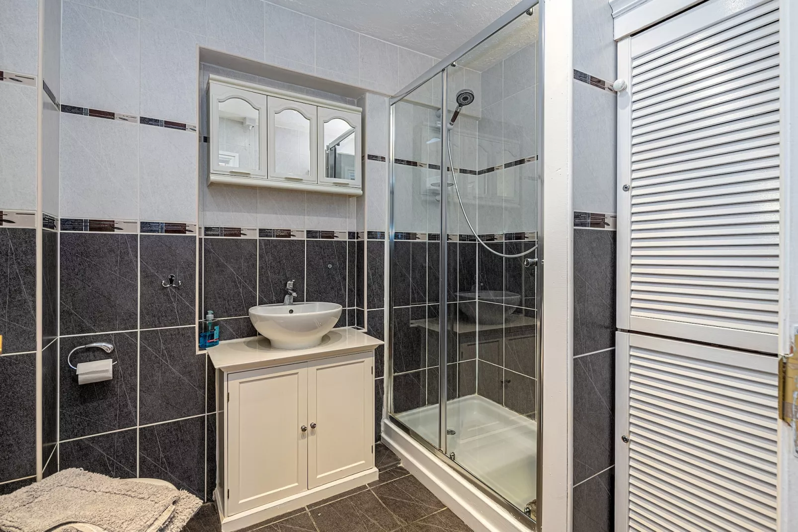 The Beeches-Bathroom