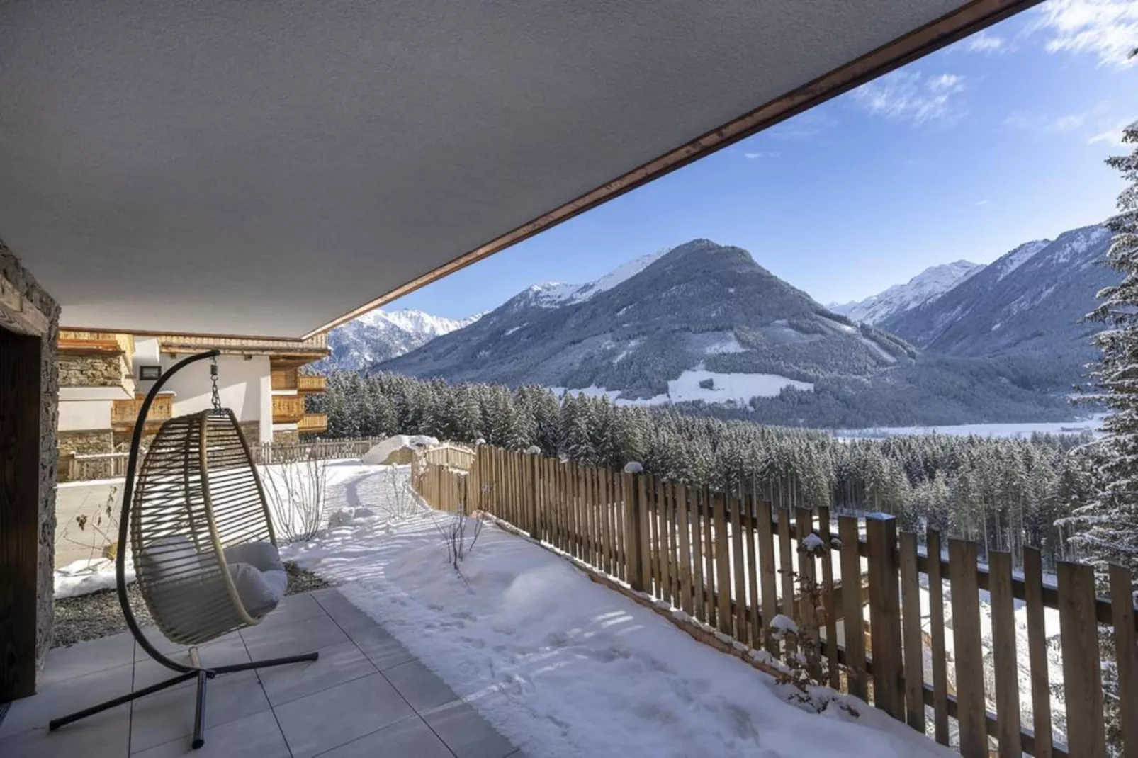 Nationalpark Chalet Schneespitze-View winter