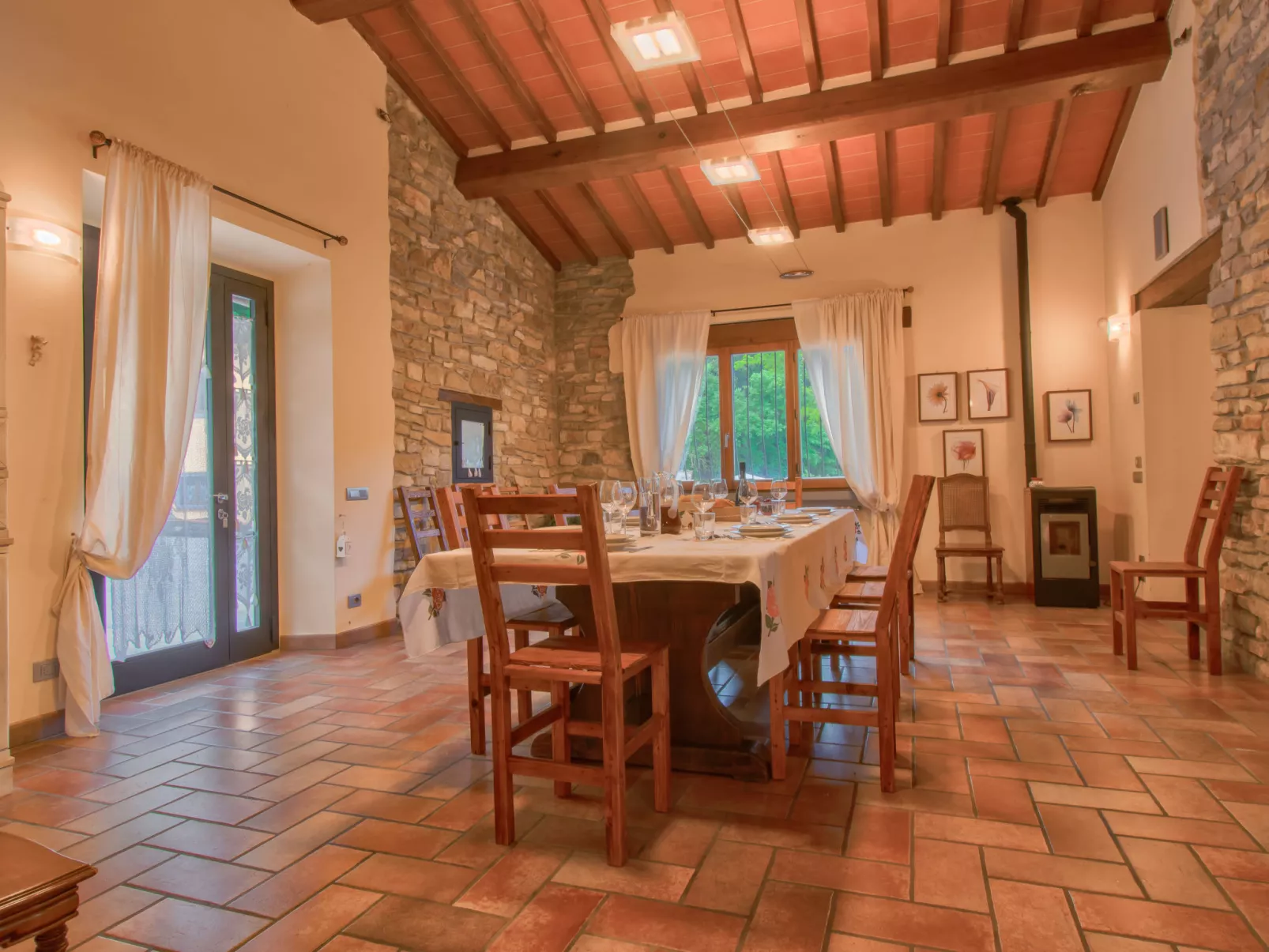 La Ginepraia-Inside