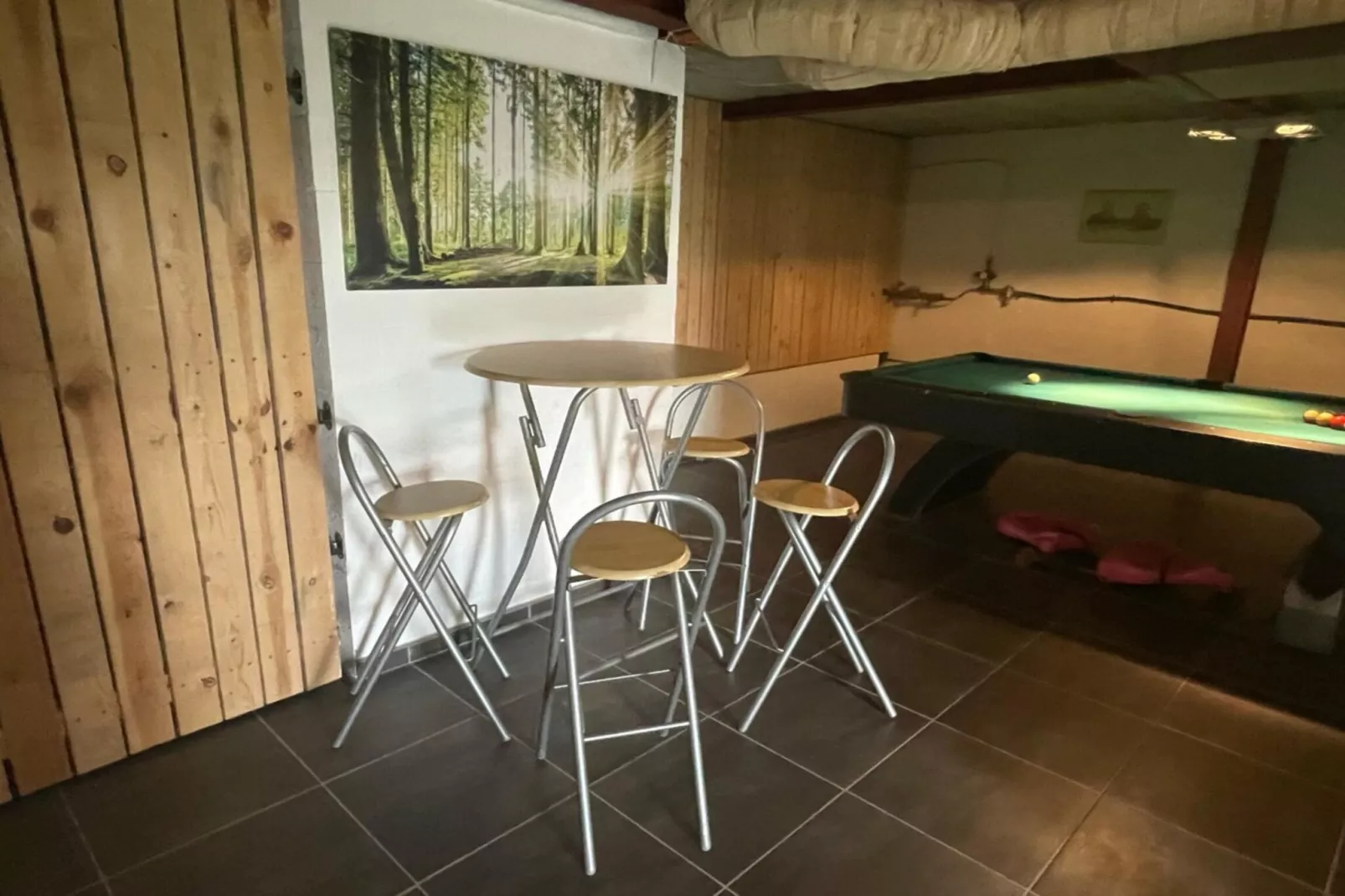Schöne freistehende Villa mit Sauna in Érezée-Freizeitraum