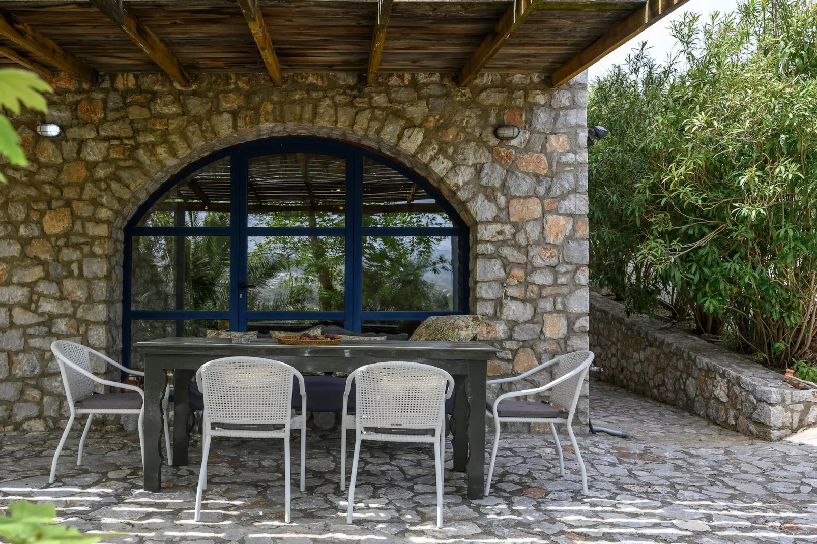 Rozare-Outdoor